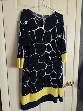 Signature Black and White Graphic Dress with Contrast Trim